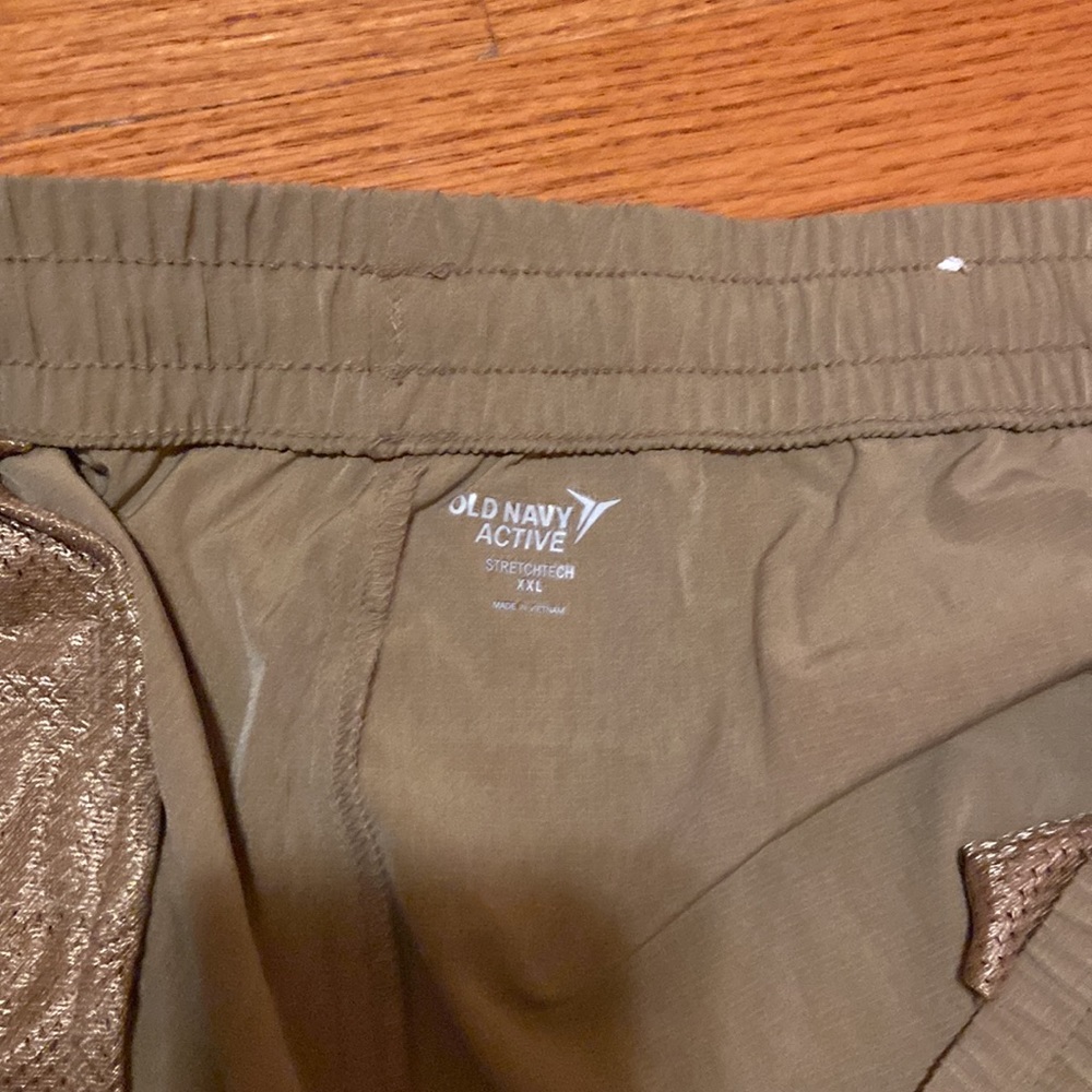 Old Navy Active Stretchtech Shorts - image 4